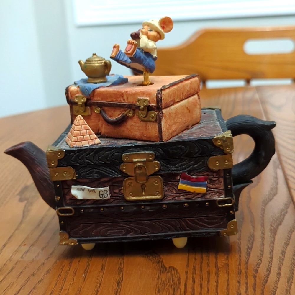 Glam Music box . Teapot and travel theme. Mouse sitting on a pole.
